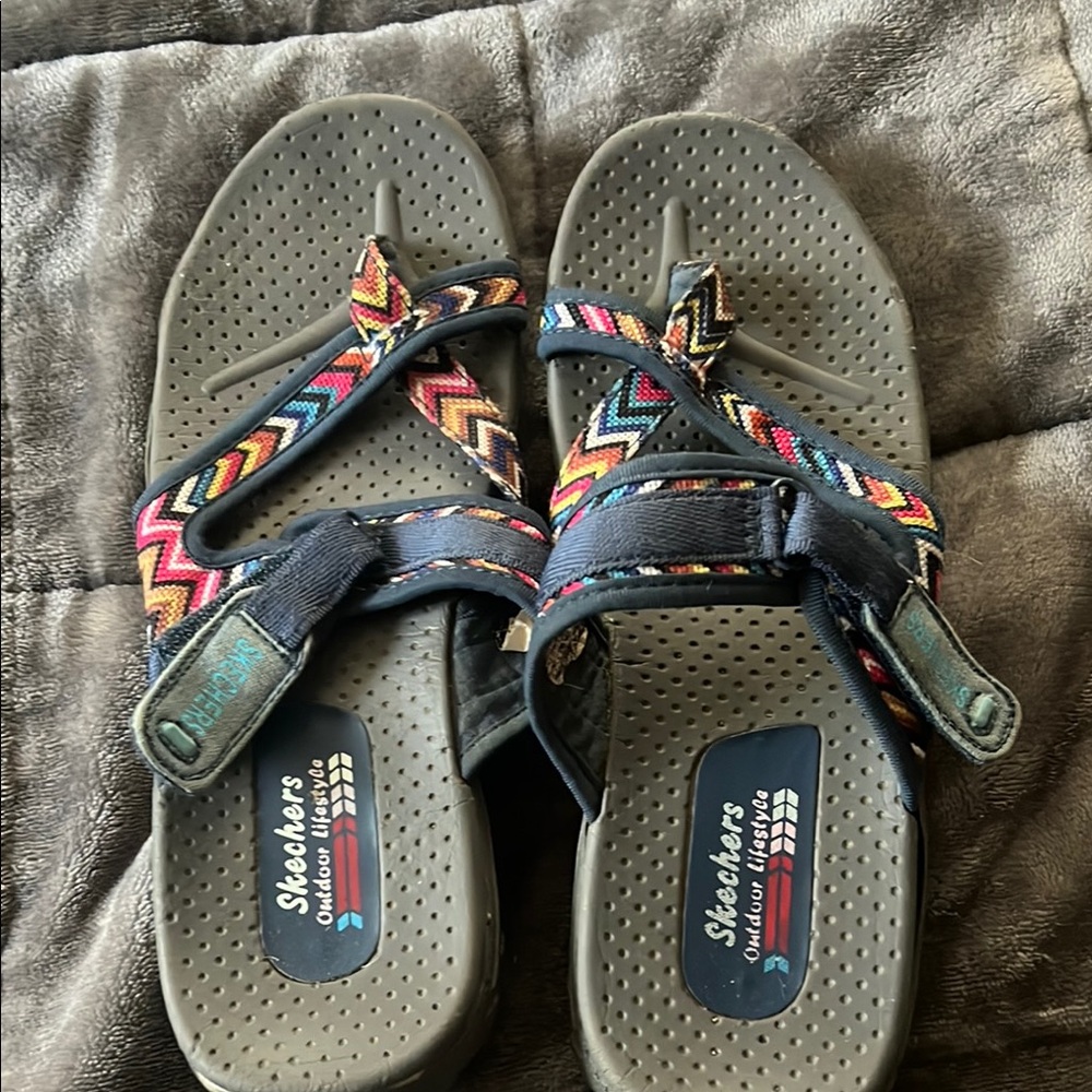 Skechers Zigzag Pattern Sandals with Black and Multicolor Straps